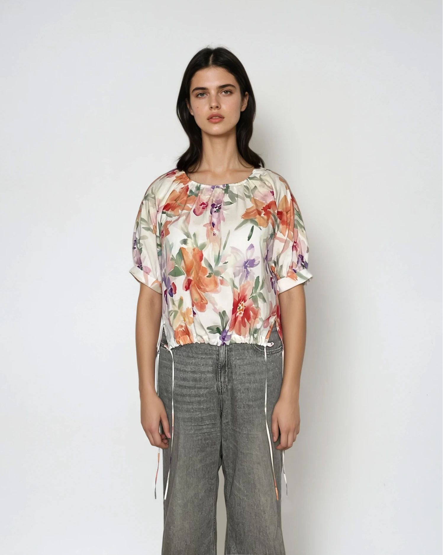 6403_Bluse_Luzie_Ecovero_Flowers_on_White_nachhaltig_fair_Kopie-Daria-Studio_1.png