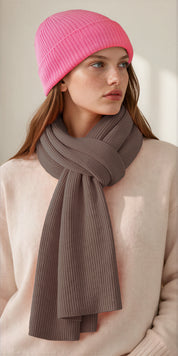COMING SOON:  Schal aus Cashmere-Mix in taupe