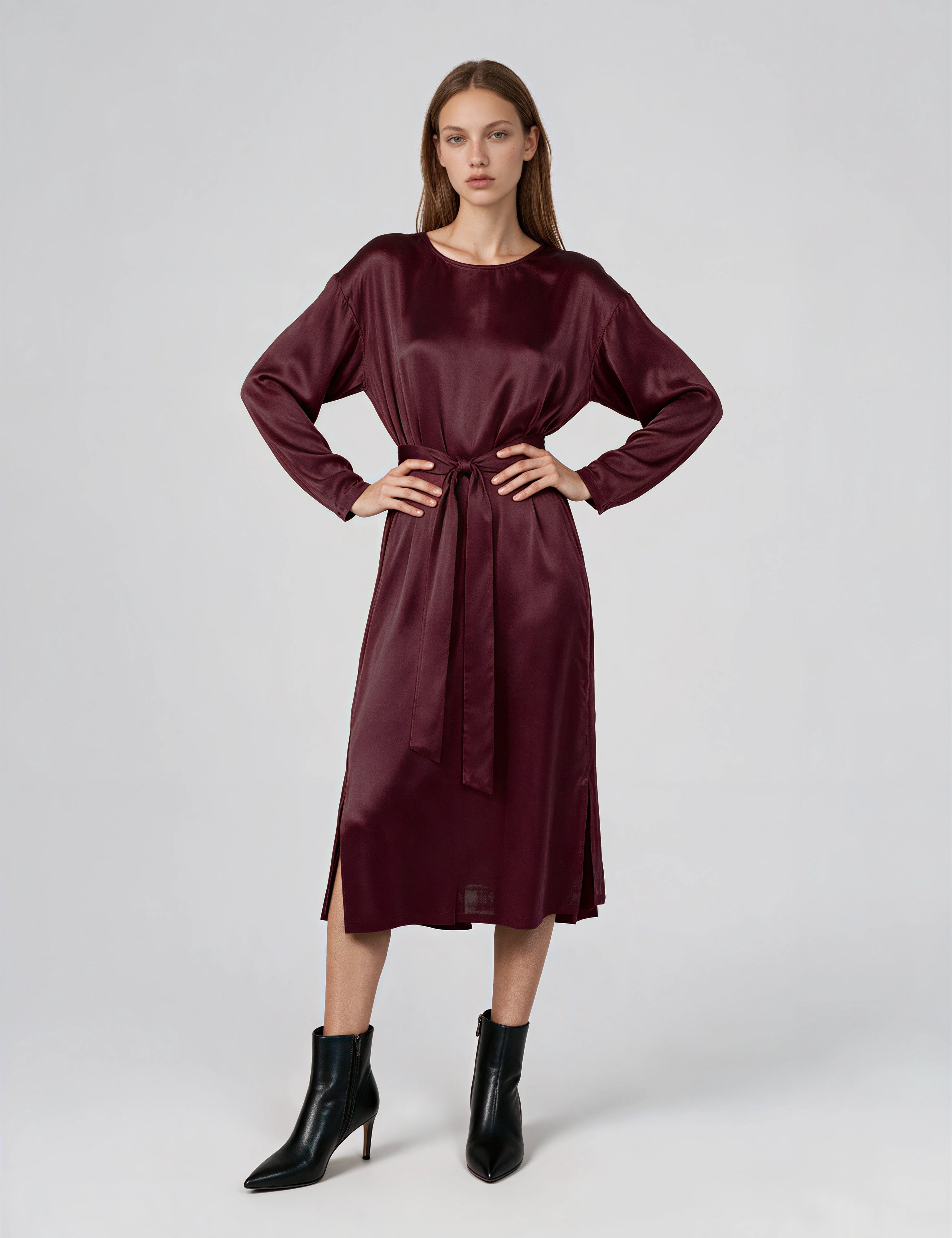DressAnnalena_heavywashedcuprosatin_burgundy_handmadeinGermany_shot3Kopie.webp