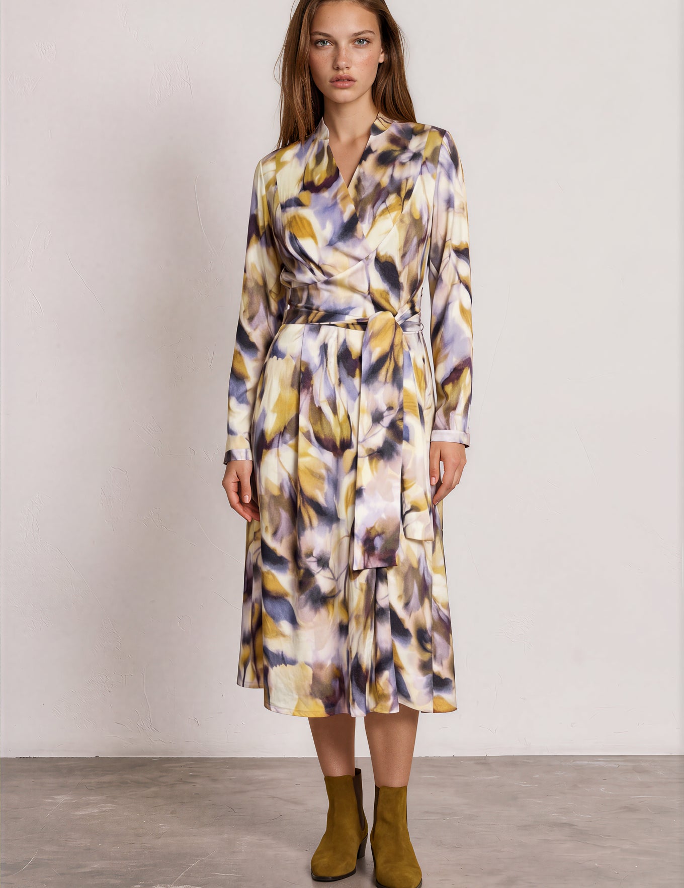 DressVictoria_wrapdressinviscoseribmitwithleafprint_madeingermany_Harper-StudioHushKopie.webp