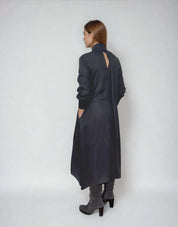 fließendes Kleid mit Schluppe - Farbe black