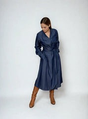 Wickelkleid aus fließendem Tencel™ in dark denim