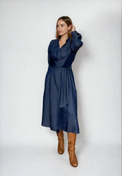 Wickelkleid aus fließendem Tencel™ in dark denim