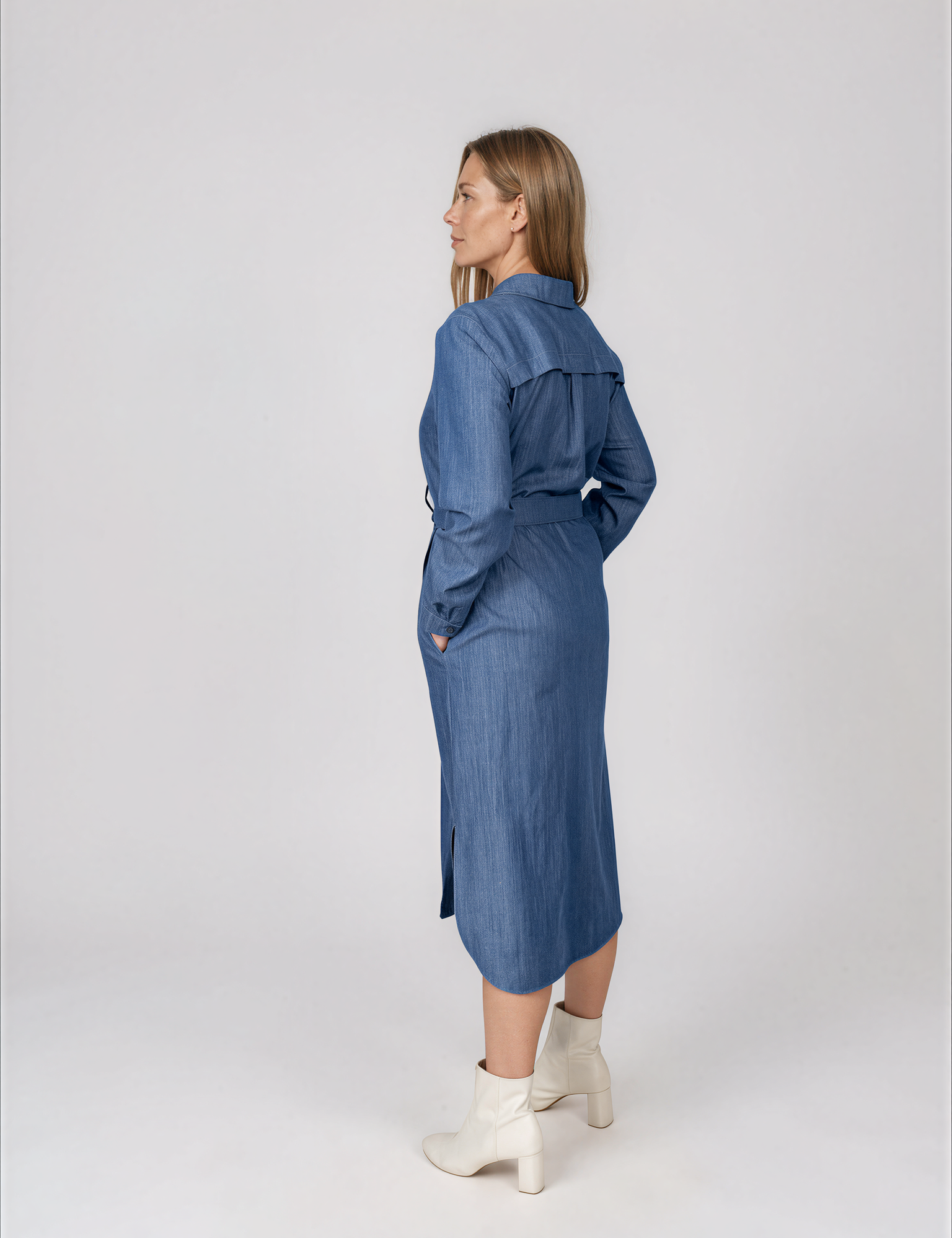 IMG_0856_DressSmilladenim_versatileshirtdresswithbeltandpockets_purecottonrawdenimKopie-Claire-LightStudio.png