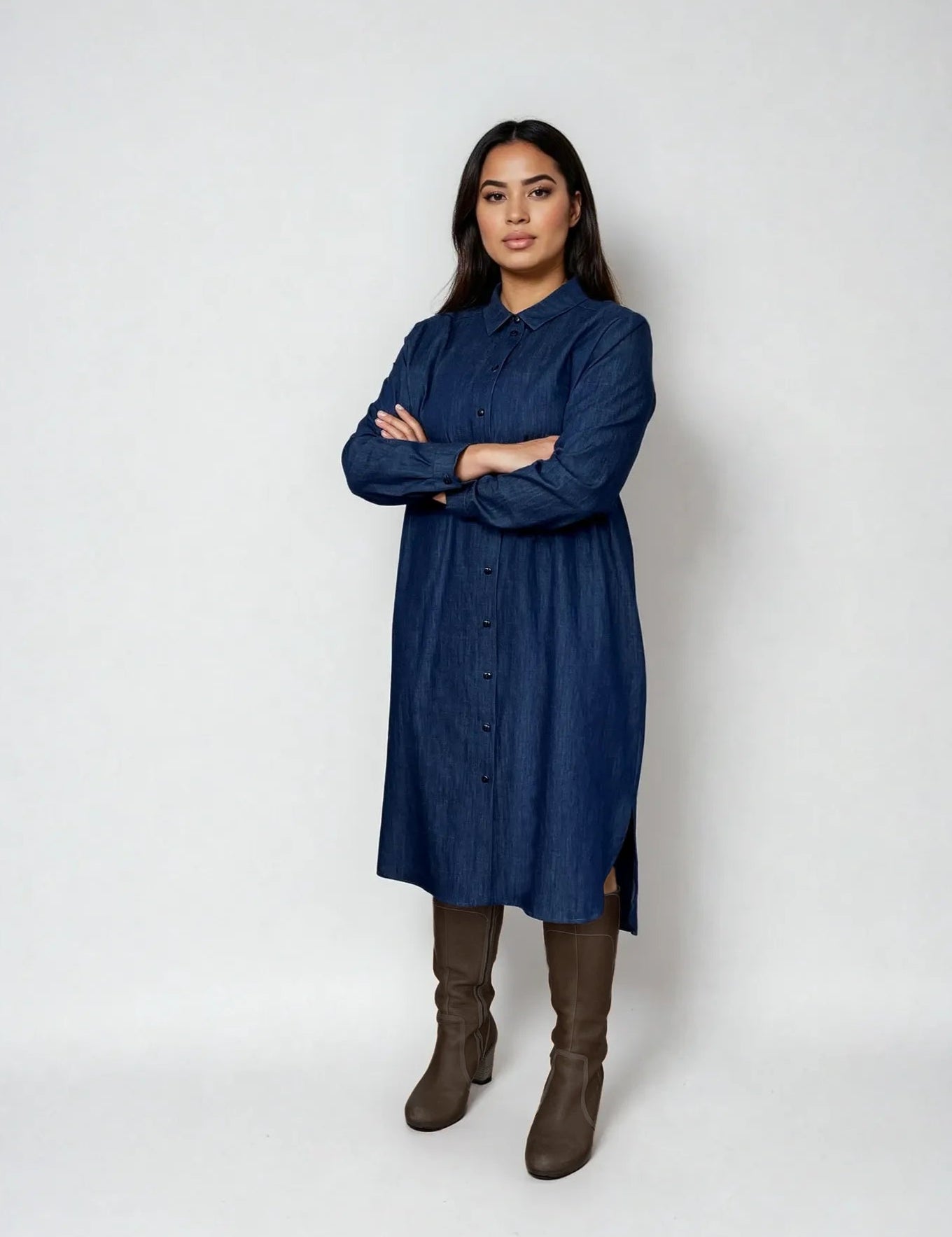 IMG_0907_PLUS_DressSmilladenim_versatileshirtdresswithbeltandpockets_purecottonrawdenimKopie-Maya-StudioKopie.webp