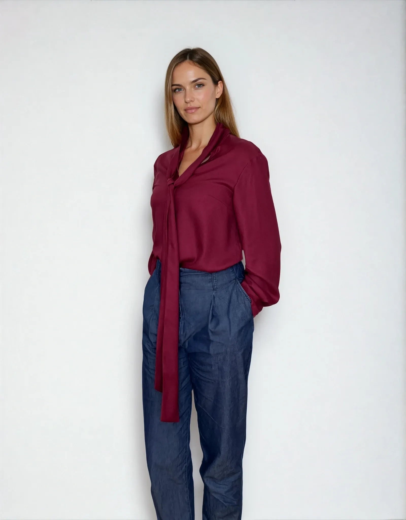 Schluppenbluse in burgundy red