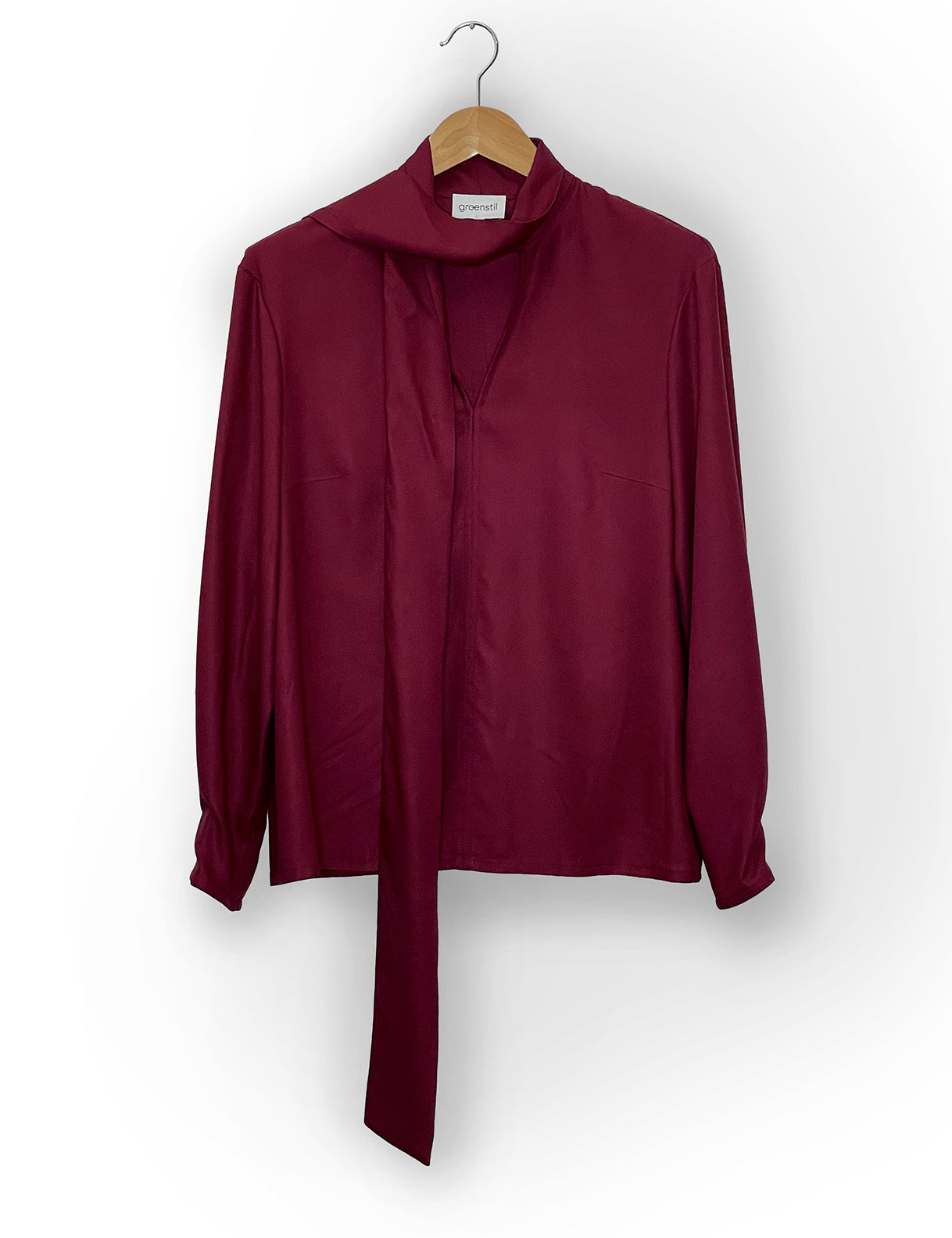 IMG_1391_BlouseFran_handmade_in_germany_relaxedbowtieblouse_ecoverocrepe_feminine.webp