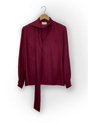 Schluppenbluse in burgundy red