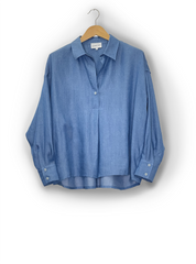 oversized Hemdbluse in blue denim