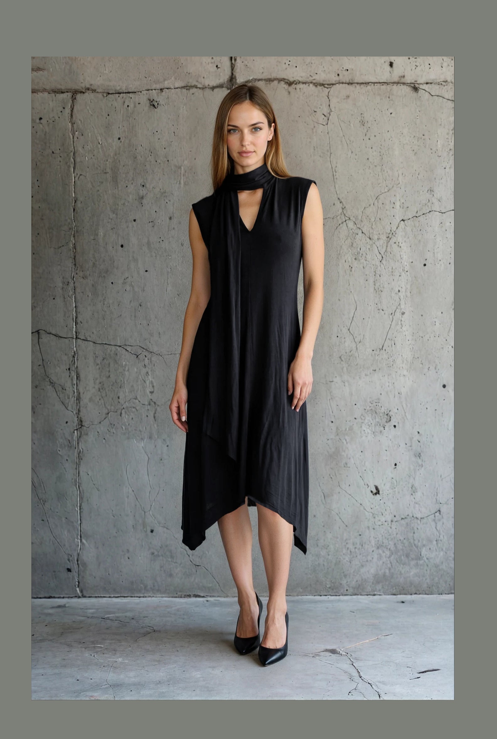 ärmelloses Kleid mit Schluppe