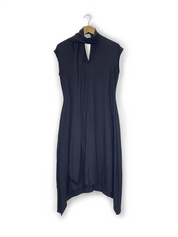 ärmelloses Kleid mit Schluppe