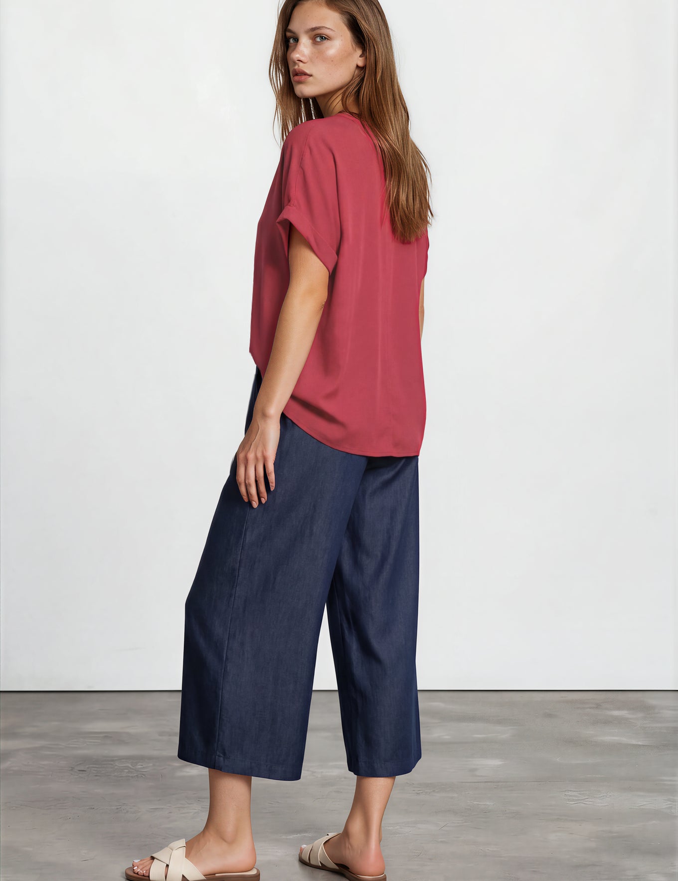 IMG_4105trousersHolla_culottewithelasticatedwaistband_smade_in_germany_lyocell_darkdenim_back.webp