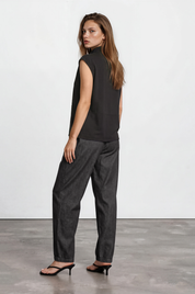 sporty blouse with stand-up collar - white