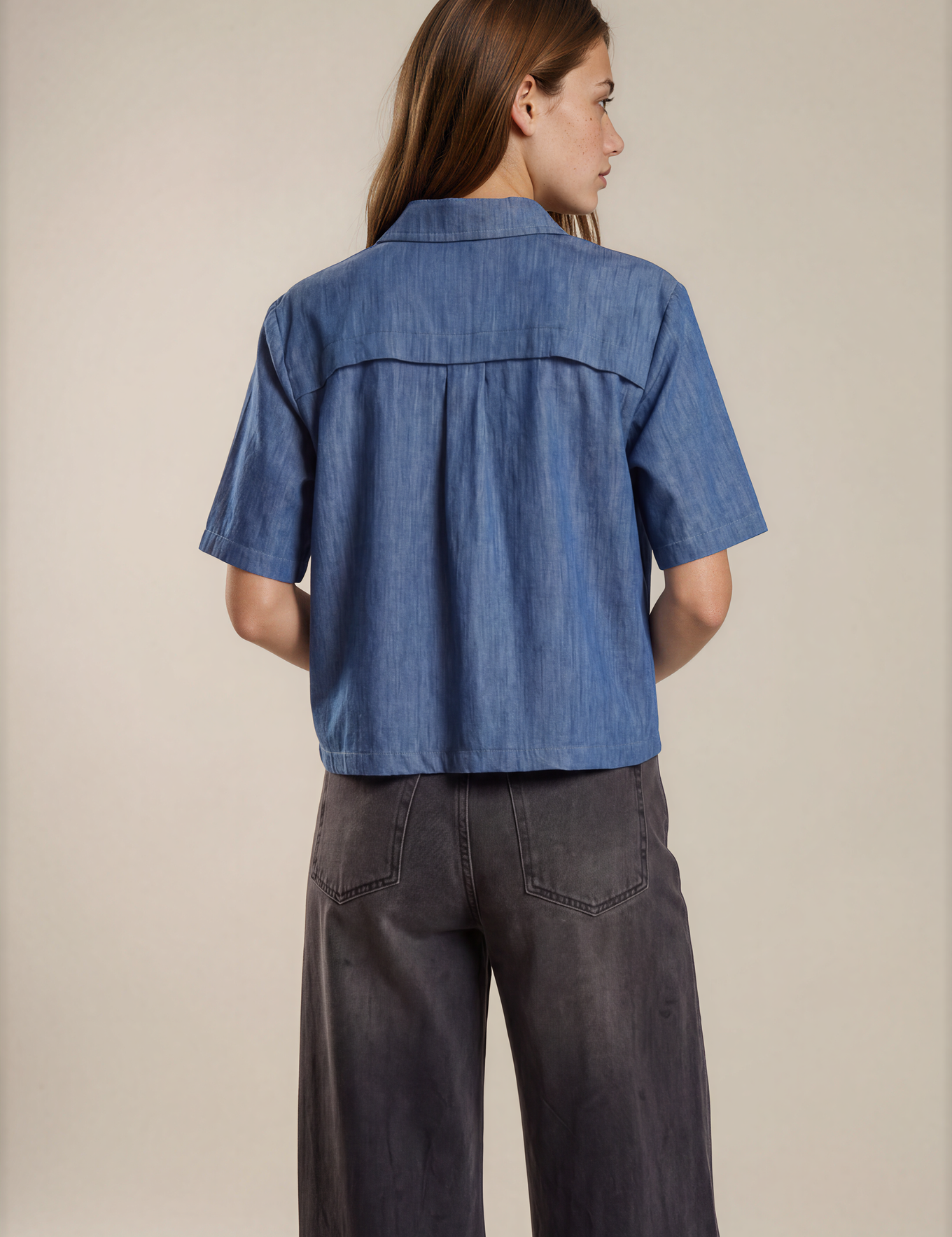 IMG_4190_blousesmiltje_statementpiece_purecottondenim_front-Harper-CanvasBlur_1.png
