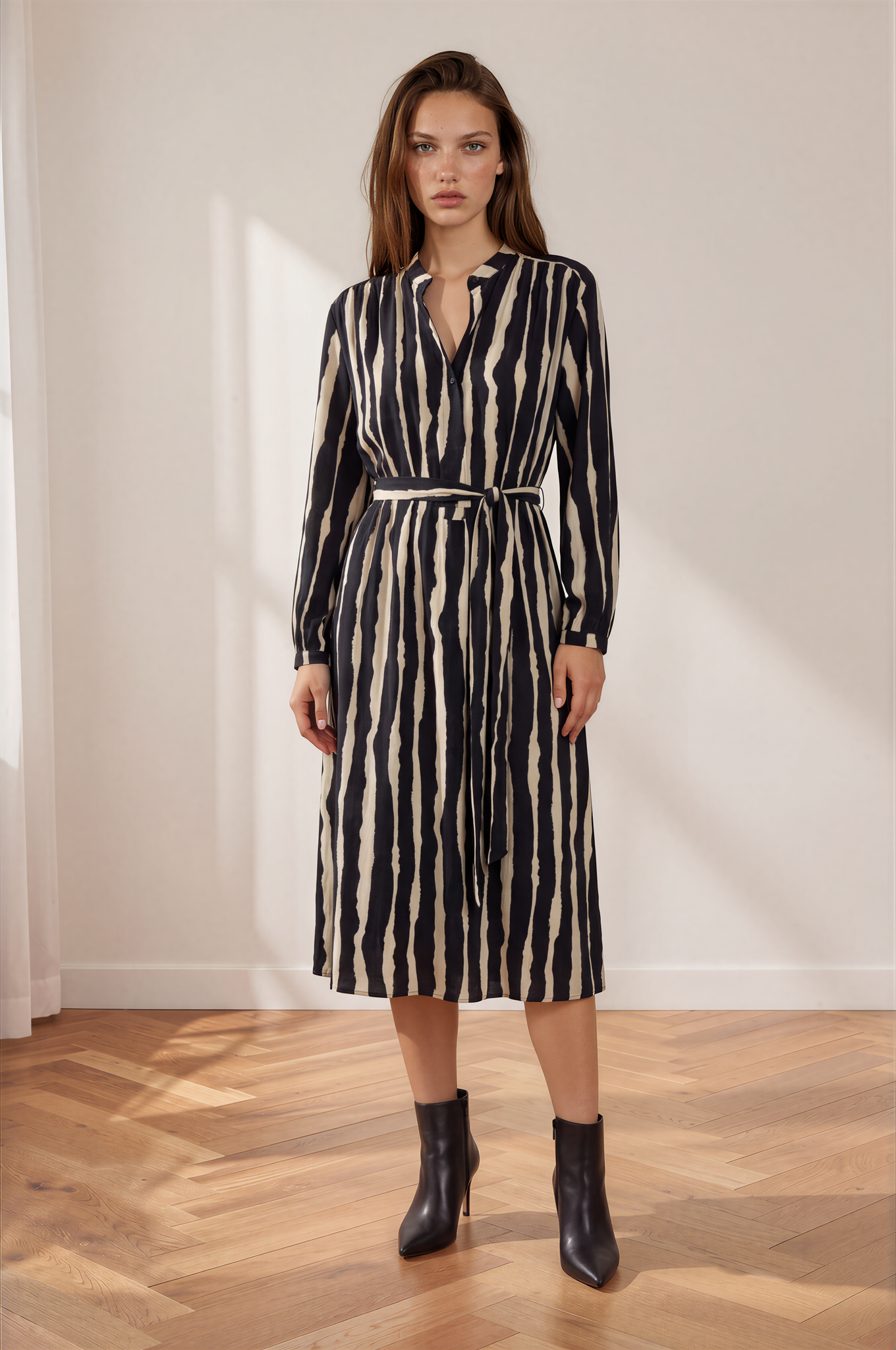 Wickelkleid mit abstraktem Print