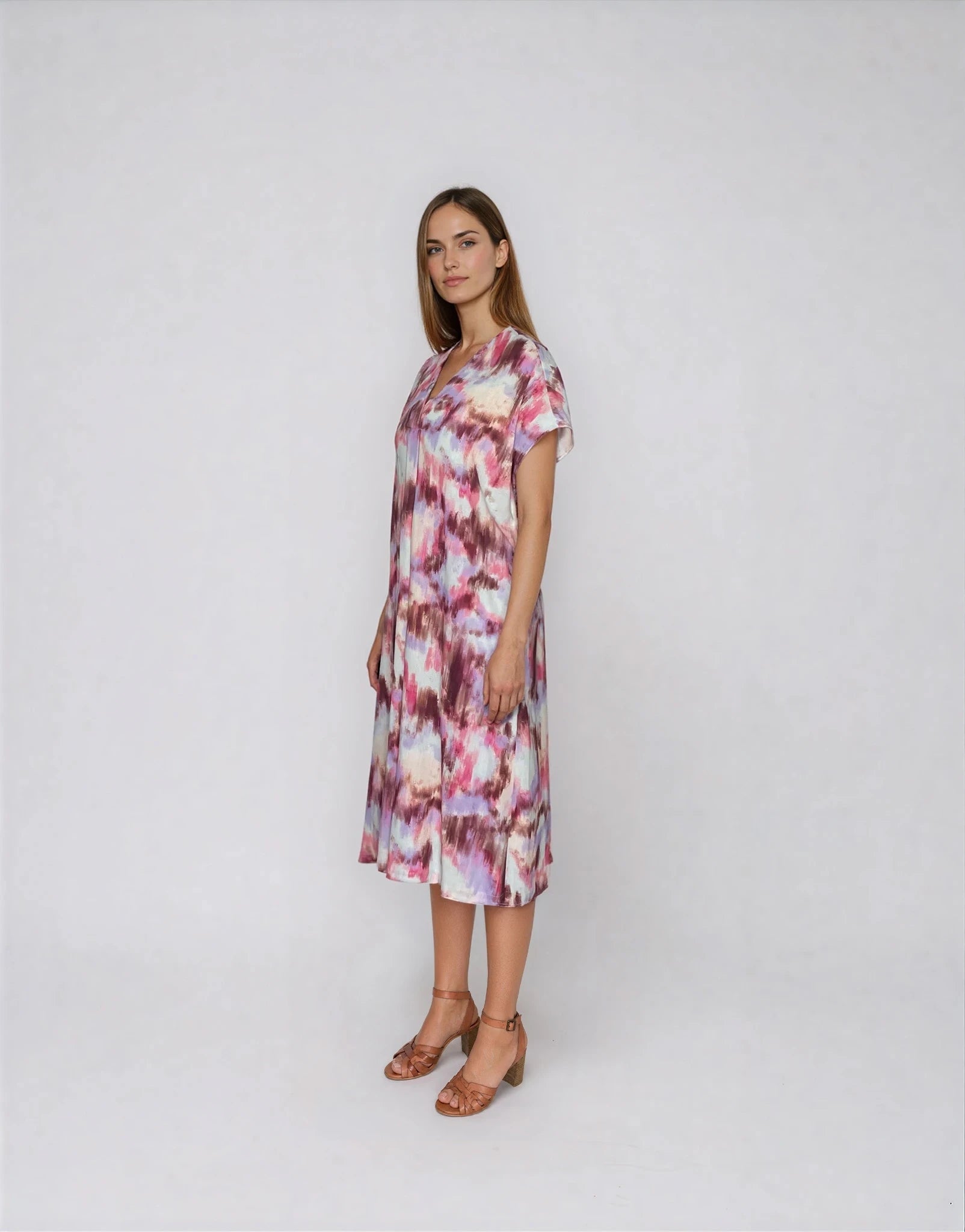 IMG_7999_linen_sustainable_local_ethical_femininefashion_tiedyeprintroseKopie-Nora-Studio.webp