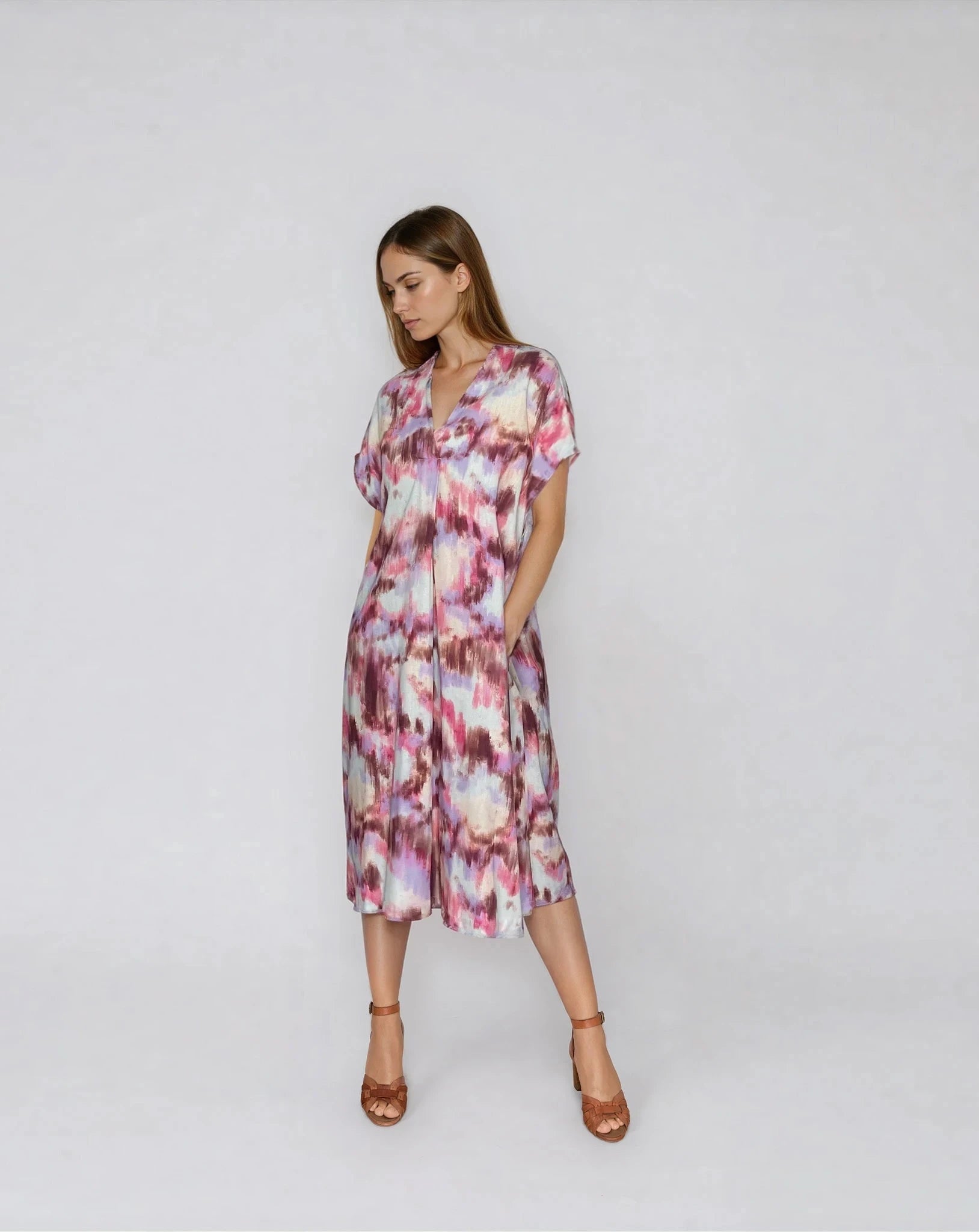 IMG_8006_linen_sustainable_local_ethical_femininefashion_tiedyeprintroseKopie-Nora-Studio_2.webp
