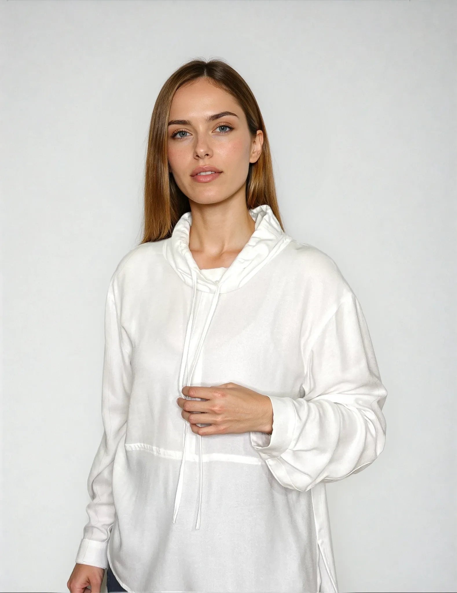 IMG_9771_longsleevecasualblousewithsportiveelementsandbinding_viscosecrepedeadstock_sustainable-Nora-Studio.webp