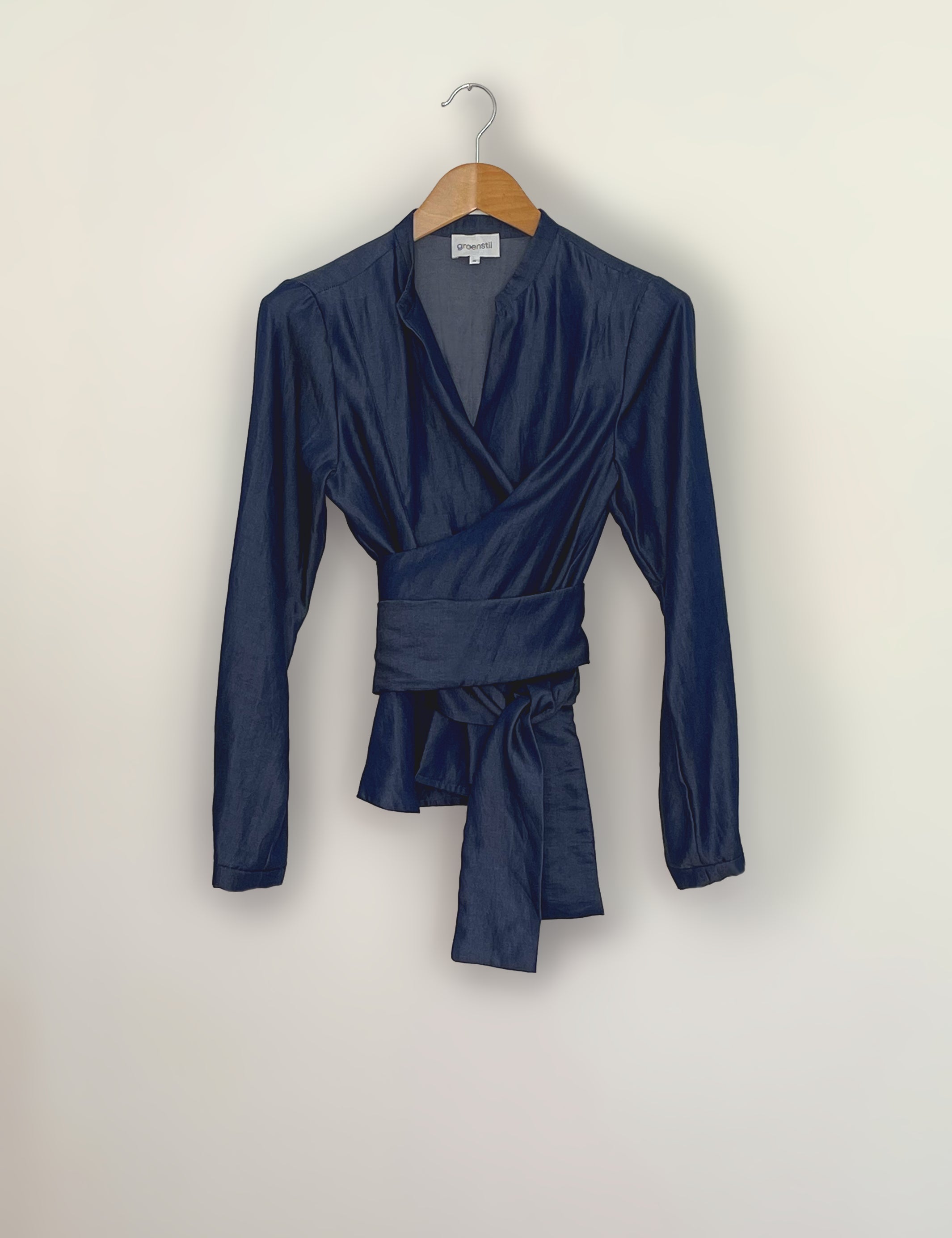 IMG_9990_BlouseViviana_wrapblousewithlongsleevesandstandcollar_tenceldarkdenim_sustainable_fair.webp