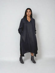 fließendes Kleid mit Schluppe - Farbe black