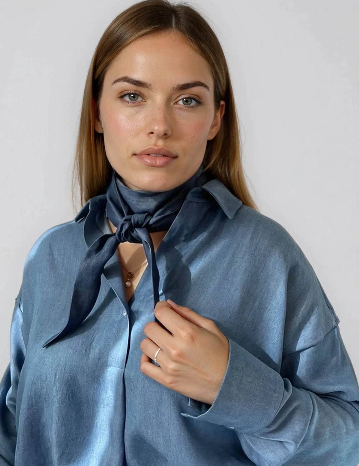Tuch_Svan_Lyocell_dark_denim_handmade_in_germany_Nora-Studio.webp