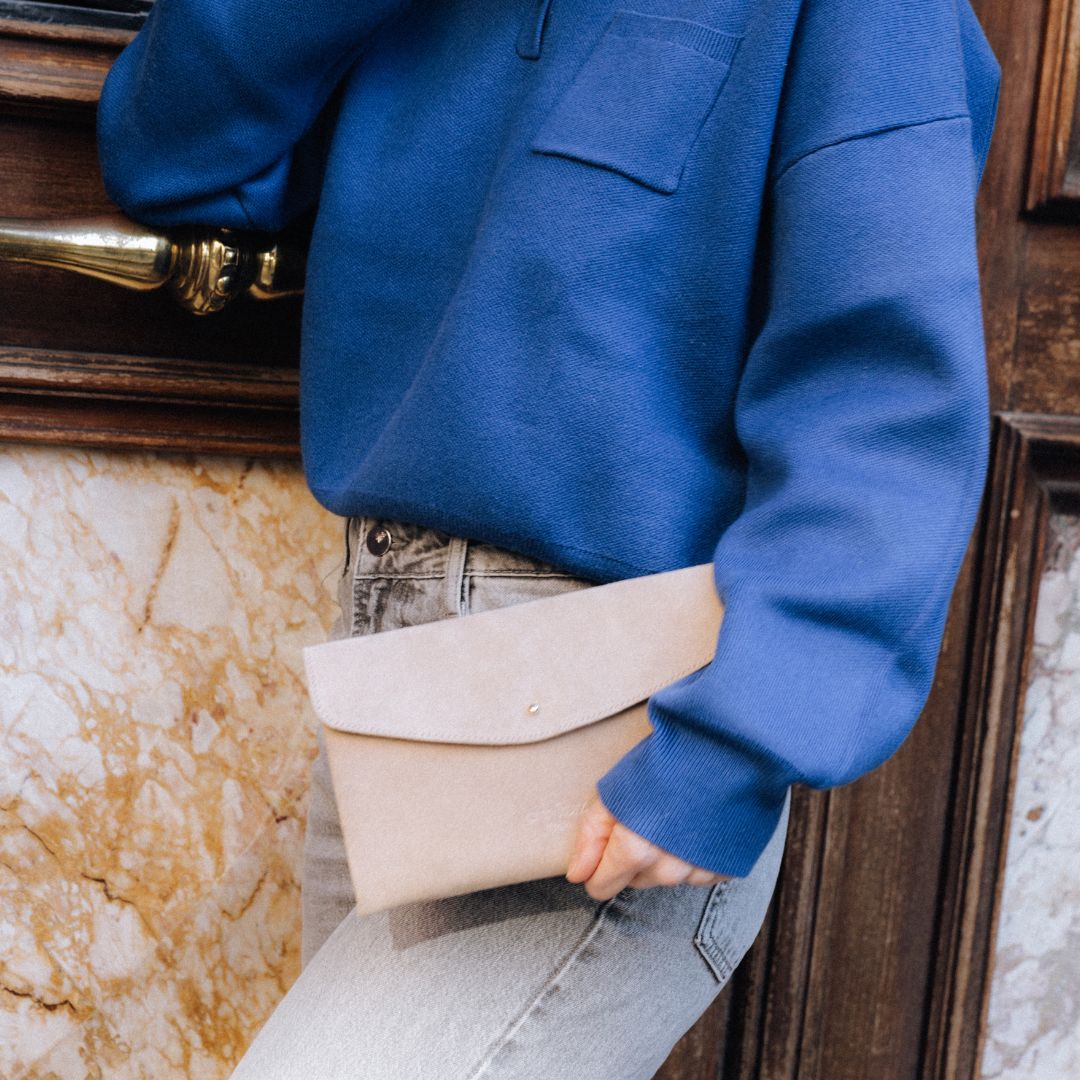 Cute Clutch - suede caramel