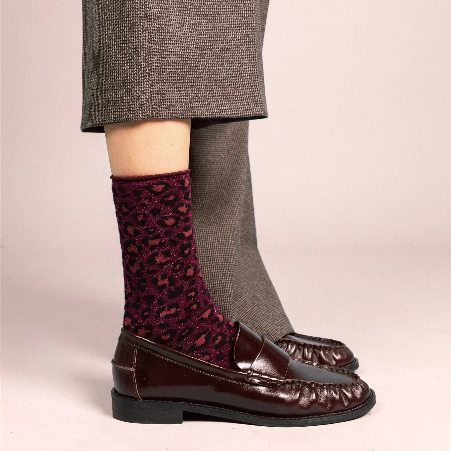 Lurex Socken - leopard burgundy