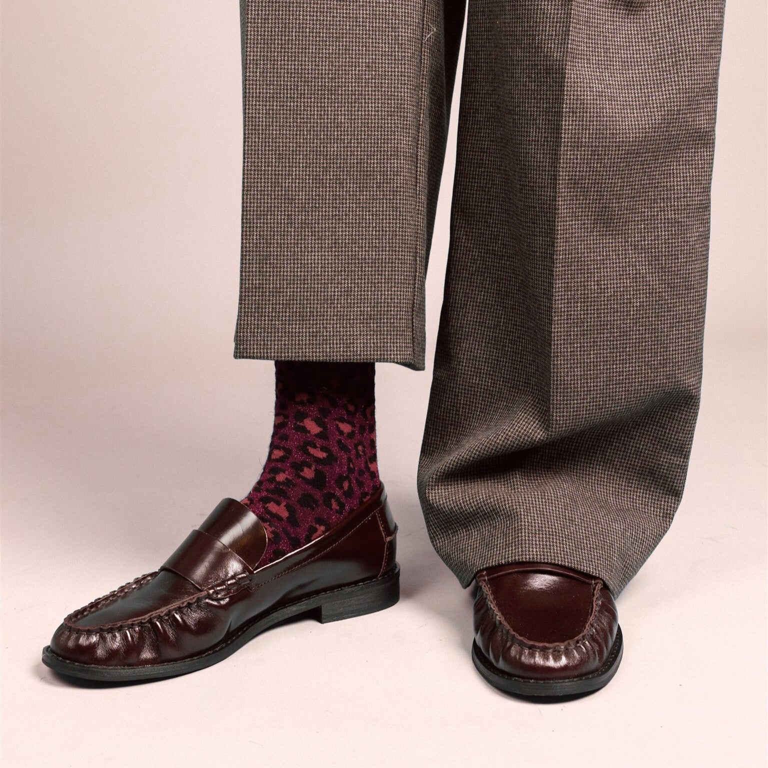 Lurex Socken - leopard burgundy